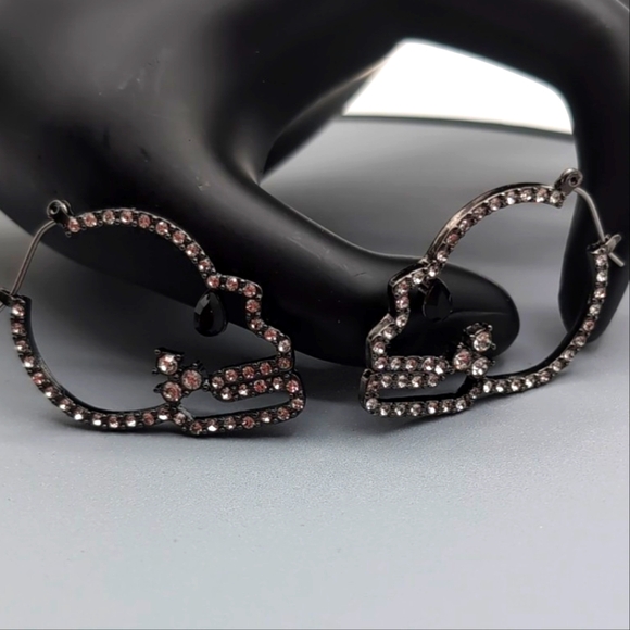 NWOT Dark Steel Toned Bejeweled Skull  Earrings With Black Stone Eye - Picture 1 of 8